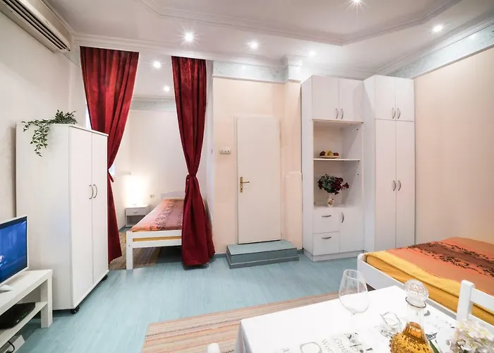 White Pearl Apartment